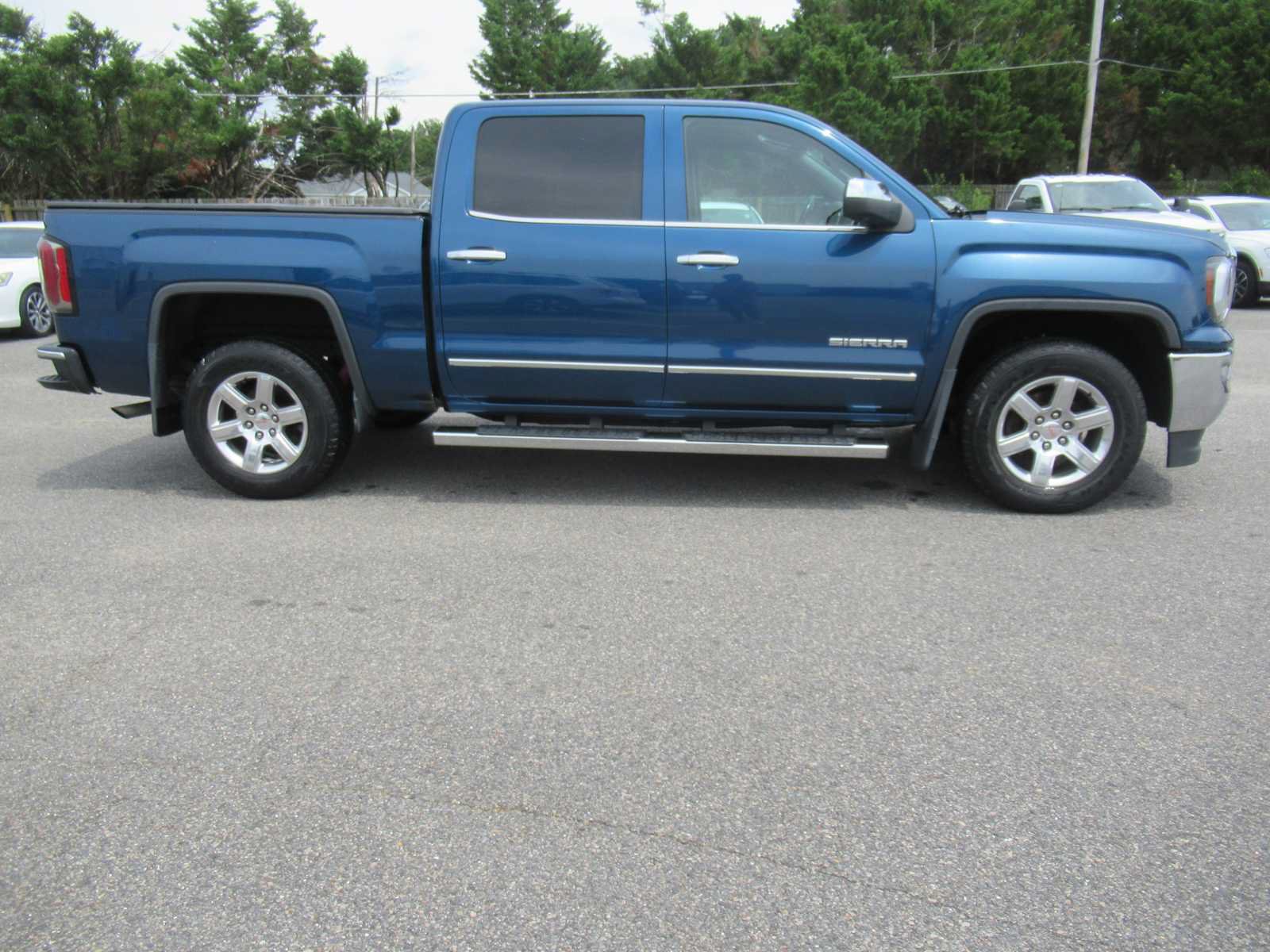 Used 2017 GMC Sierra 1500 SLT w/ Suspension Package, Off-Road AWD/4WD image 4