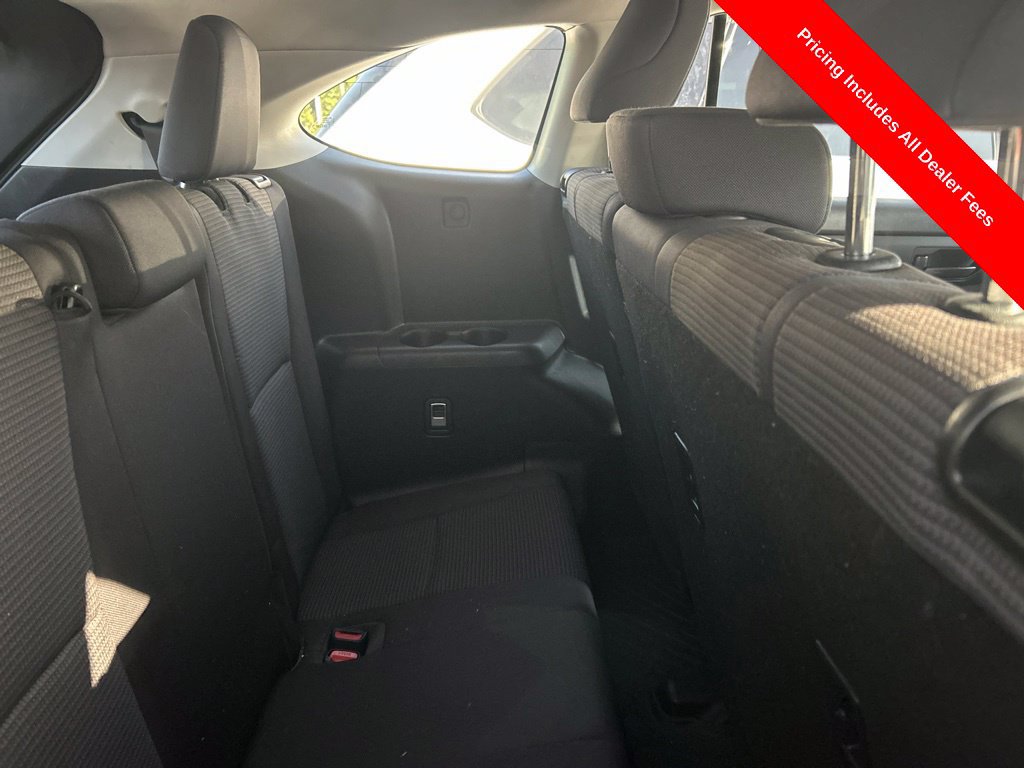 Used 2021 Toyota Highlander LE FWD image 5