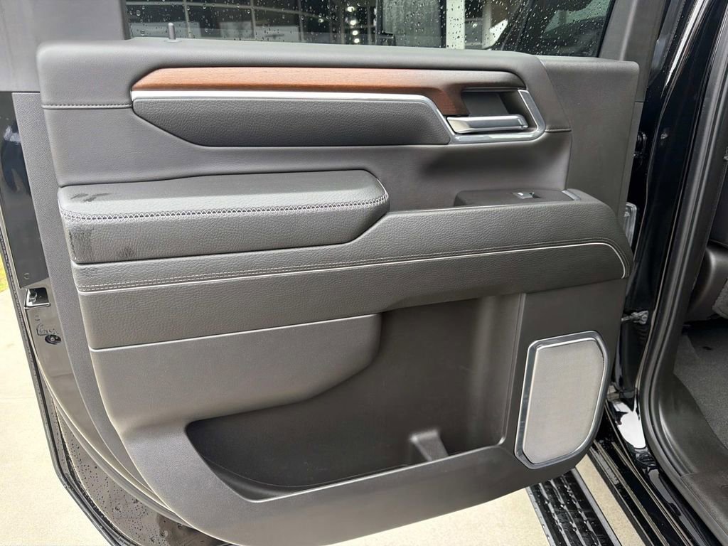 Used 2024 GMC Sierra 2500 Denali w/ Denali Reserve Package image 16