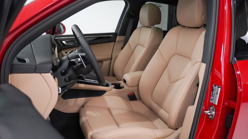 New 2026 Porsche Macan image 5