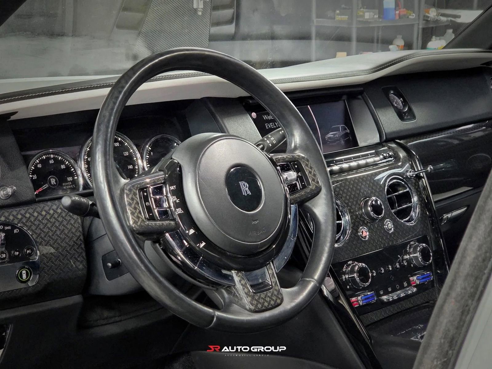 Used 2020 Rolls-Royce Cullinan Black Badge image 12