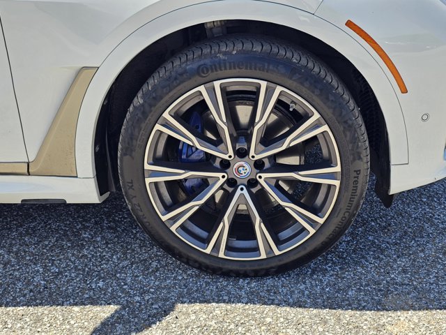 Used 2020 BMW X7 M50i w/ Dynamic Handling Package AWD/4WD image 6