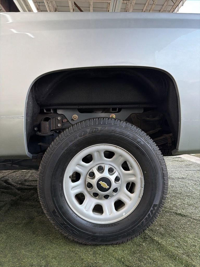 Used 2013 Chevrolet Silverado 3500 W/T image 32