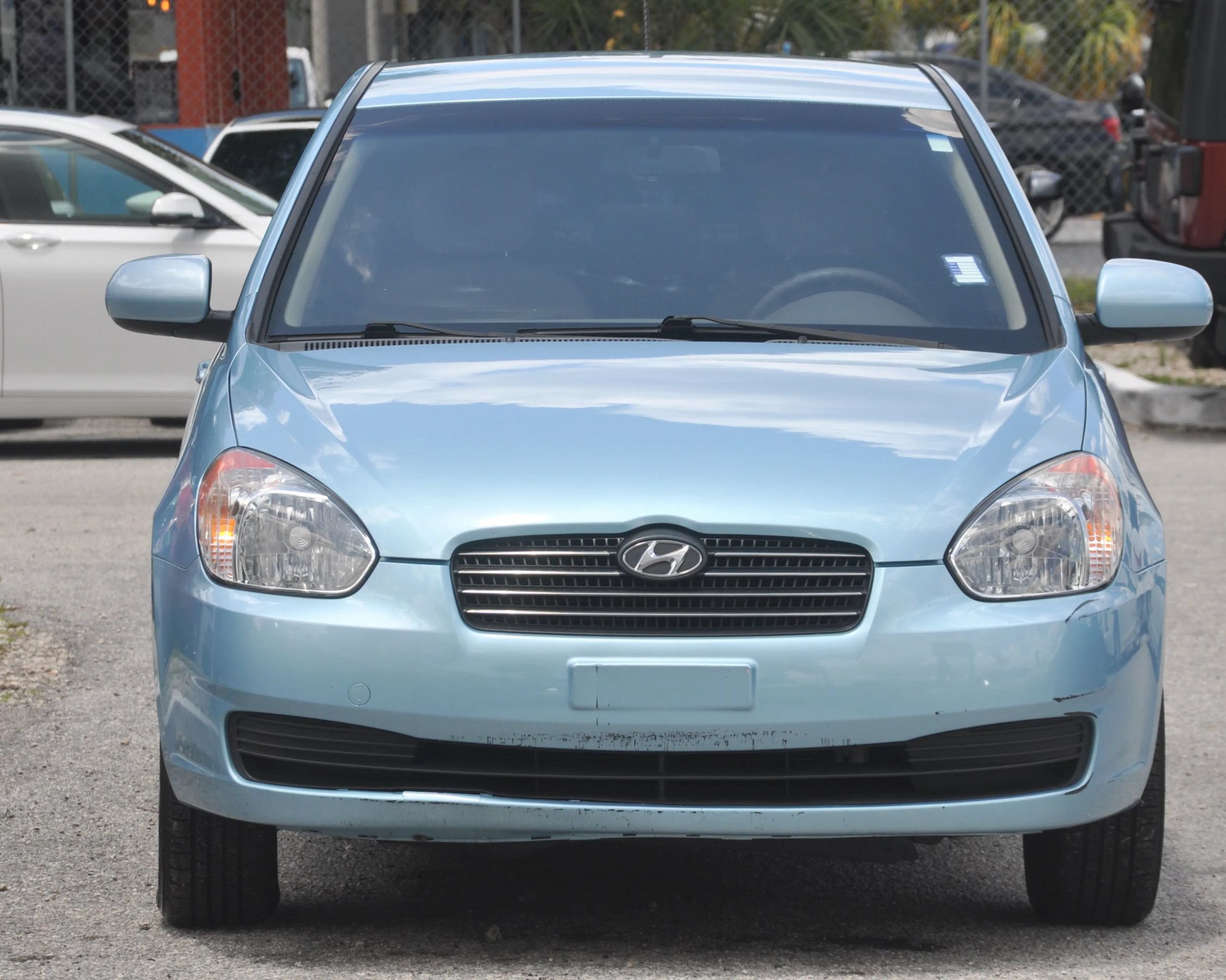 Used 2010 Hyundai Accent GLS w/ Premium Pkg 4 FWD image 3