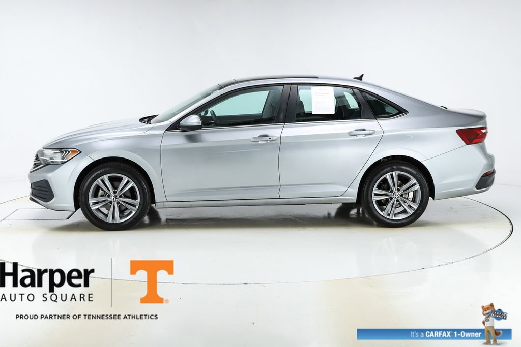 Used 2023 Volkswagen Jetta SE w/ Panoramic Sunroof Package image 39