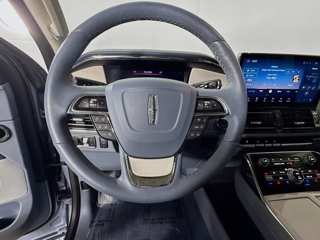 Used 2023 Lincoln Navigator L Black Label AWD/4WD image 12