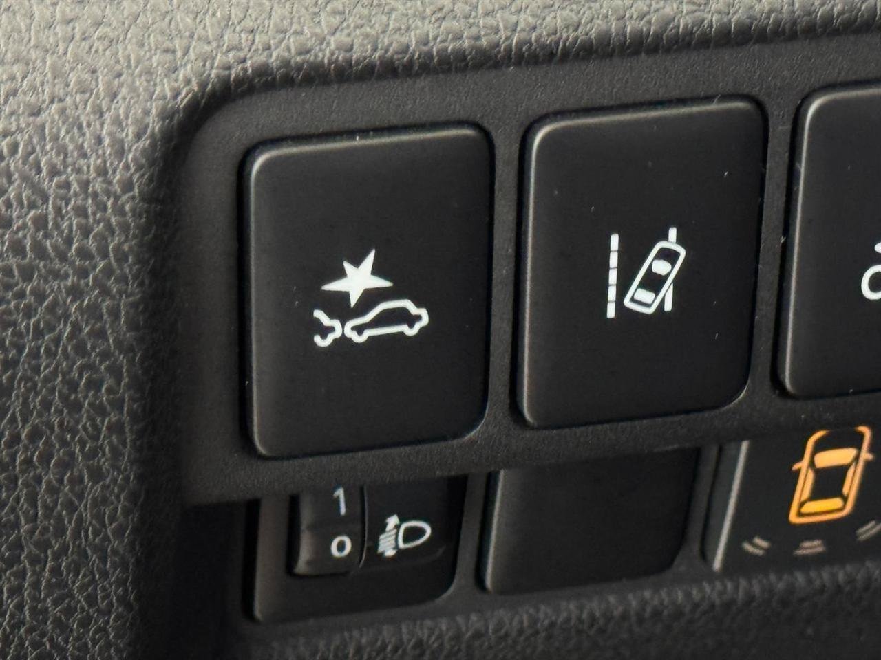 Used 2018 Mitsubishi Eclipse Cross SE AWD/4WD image 15