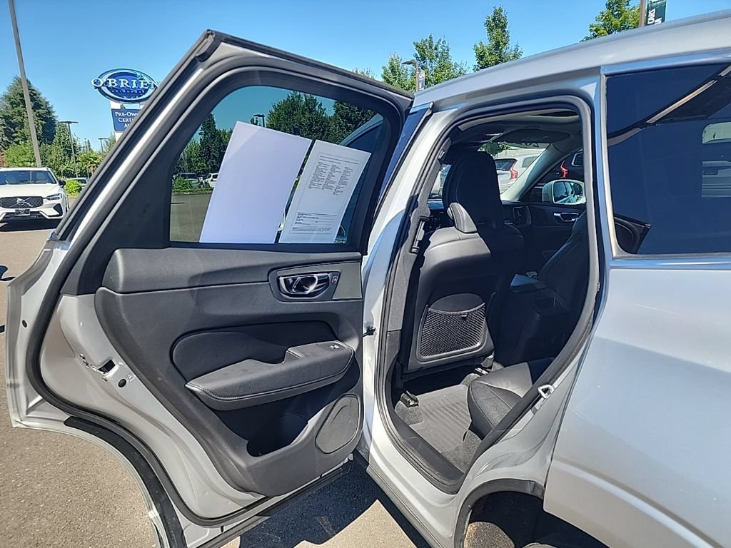 Used 2021 Volvo XC60 T5 Momentum w/ Protection Package AWD/4WD image 14