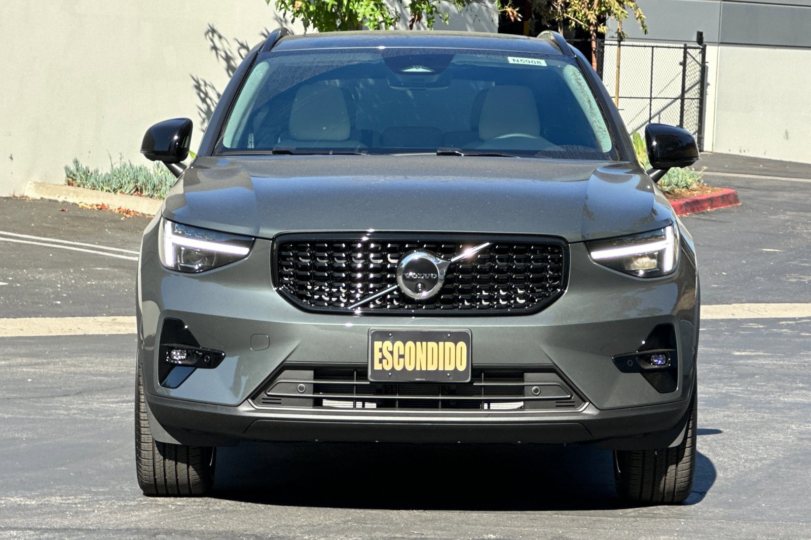 New 2026 Volvo XC40 B5 Ultra image 3