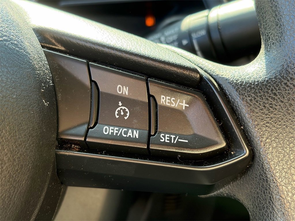 Used 2019 Toyota Yaris L image 26