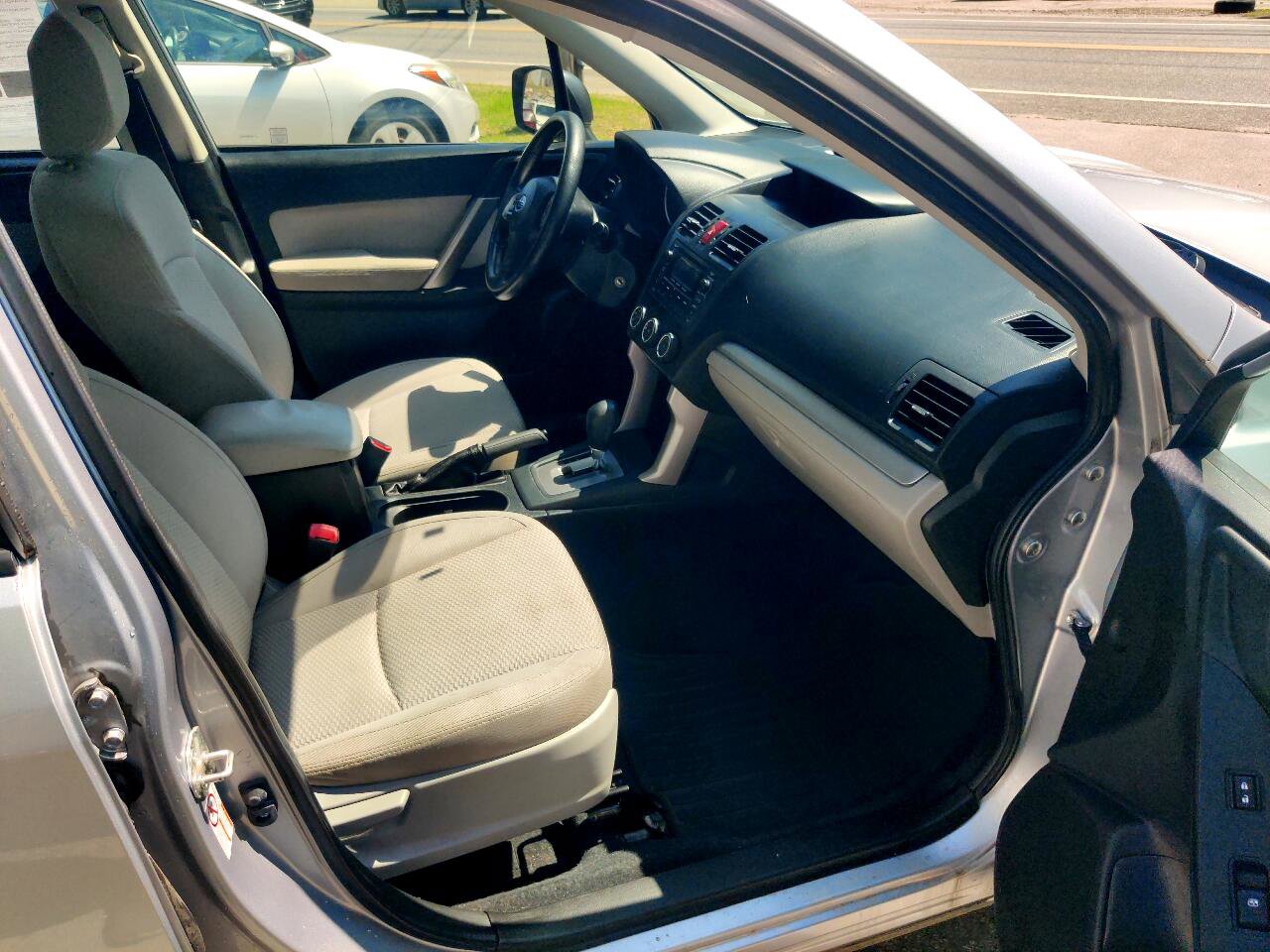 Used 2015 Subaru Forester 2.5i w/ Alloy Wheel Package image 14