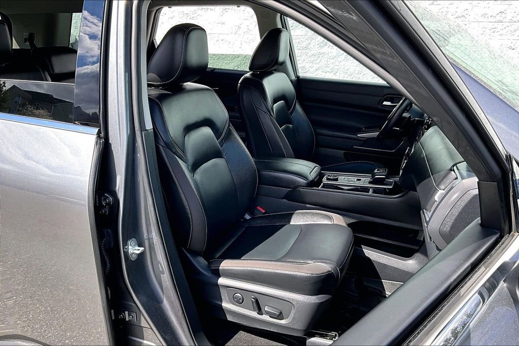 Certified 2023 Nissan Pathfinder SL image 6