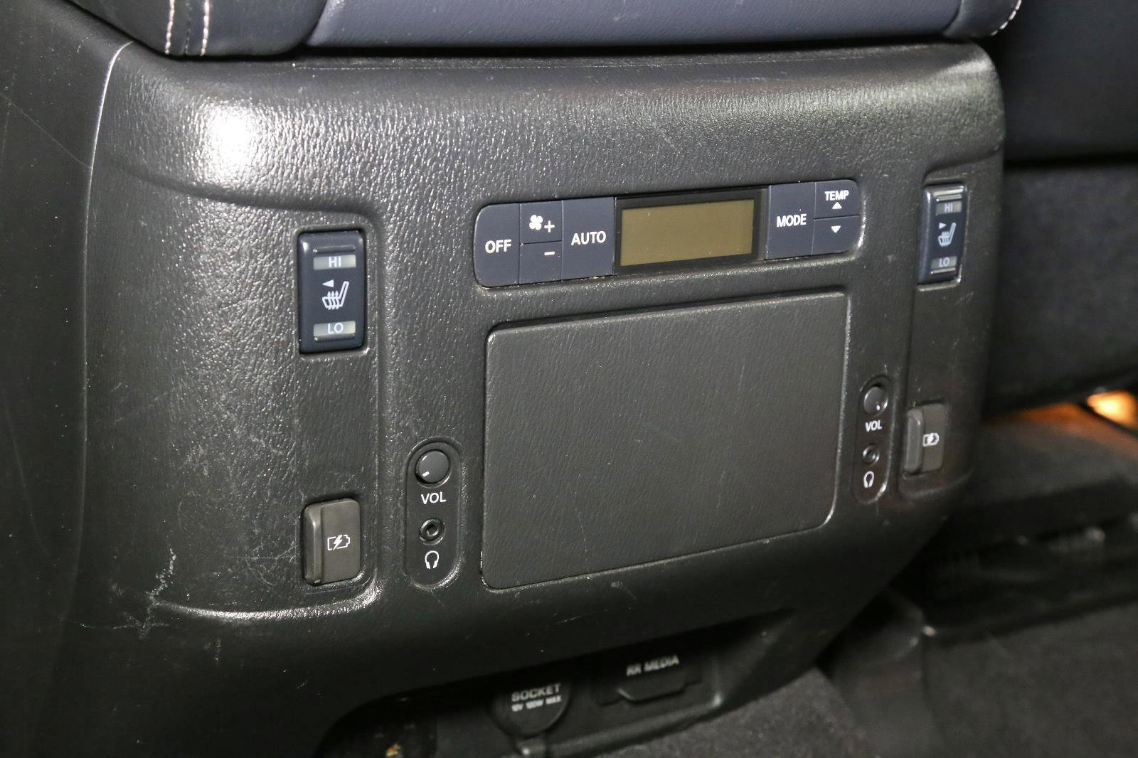 Used 2018 Nissan Armada Platinum w/ Captain Seat Package image 16