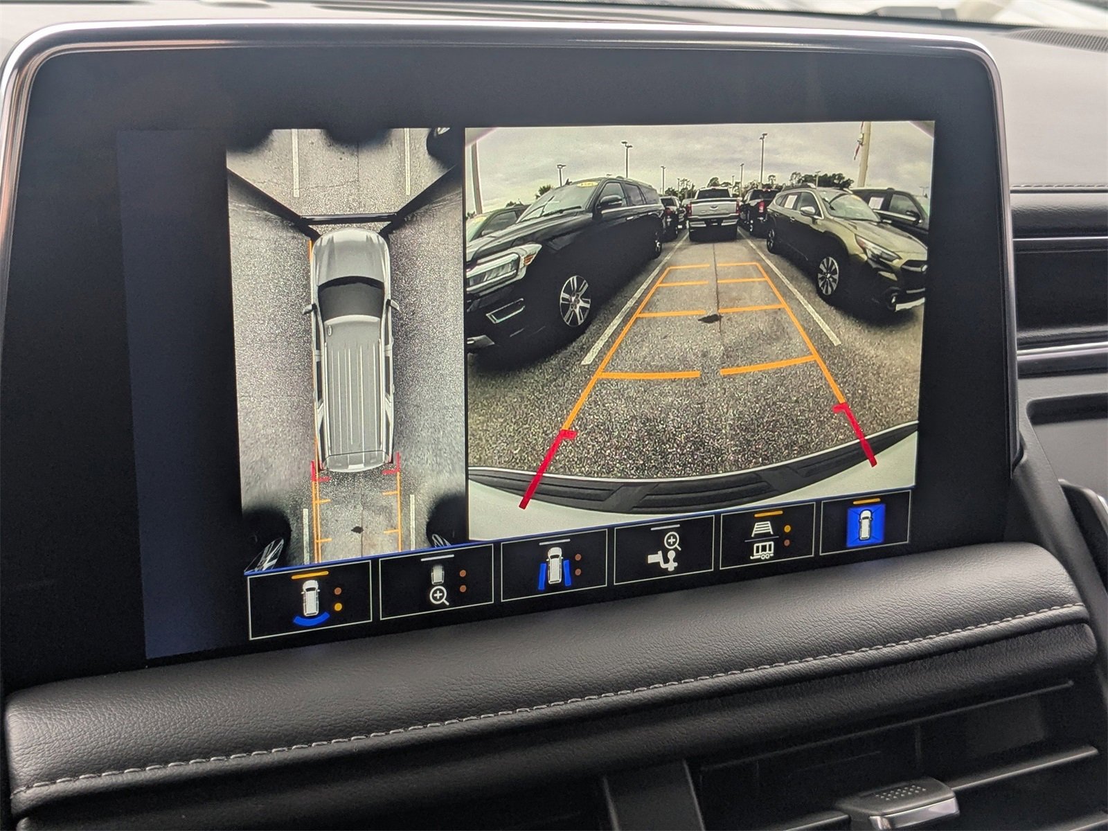 Used 2023 Chevrolet Tahoe Z71 w/ Luxury Package image 23