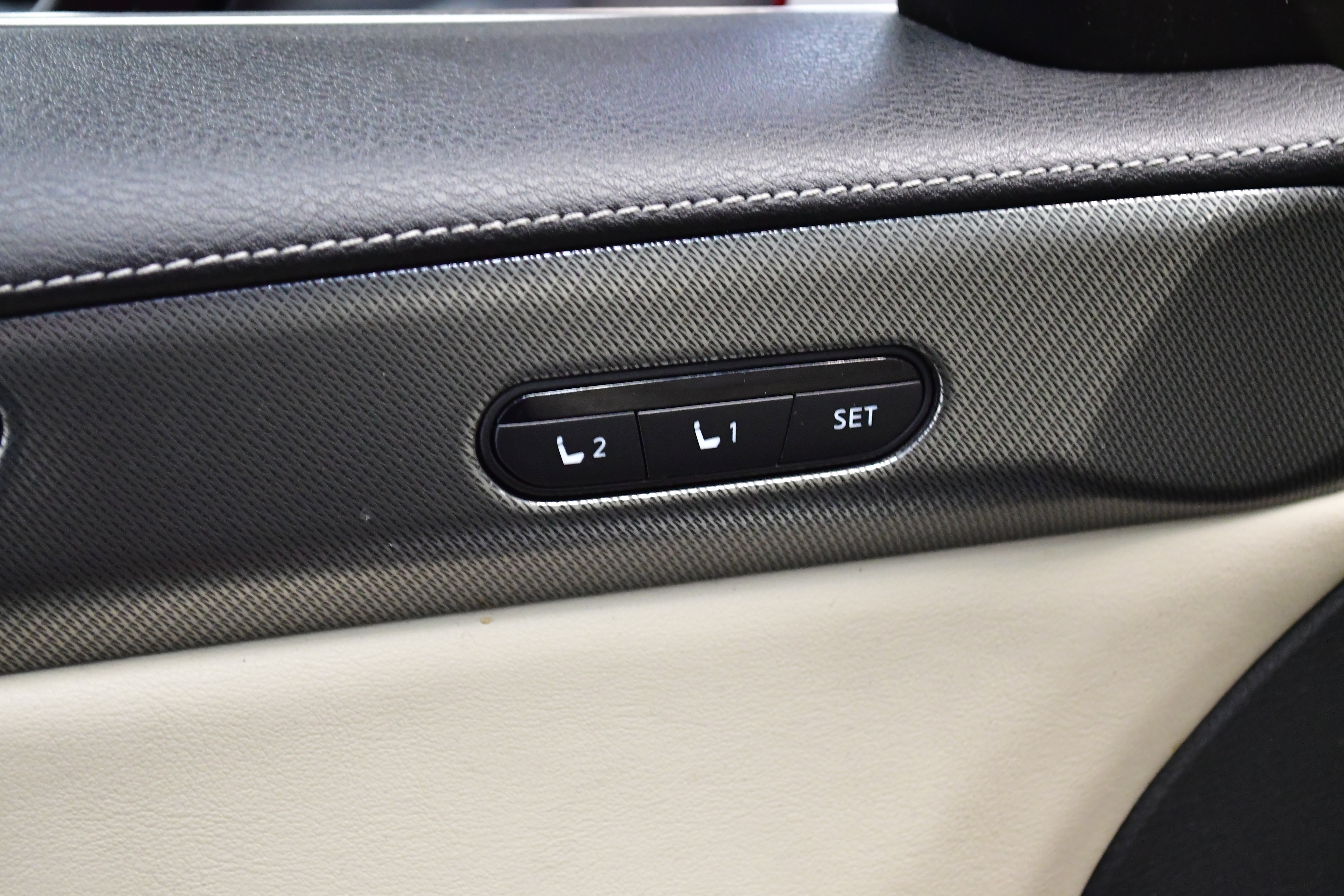 Used 2023 INFINITI QX60 Luxe w/ Cargo Package image 19