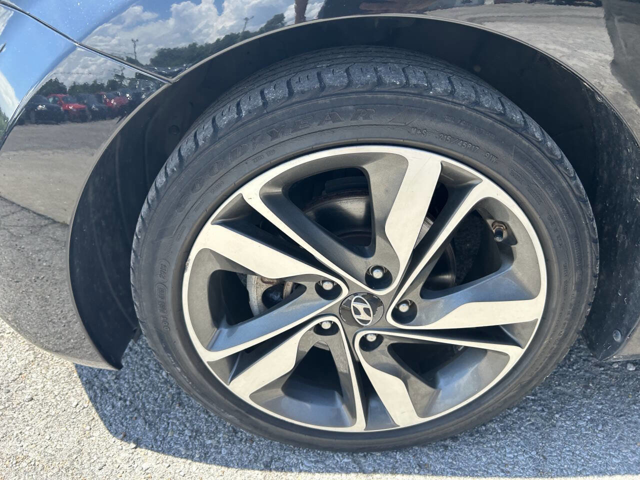 Used 2015 Hyundai Elantra Limited w/ Option Group 05 image 3