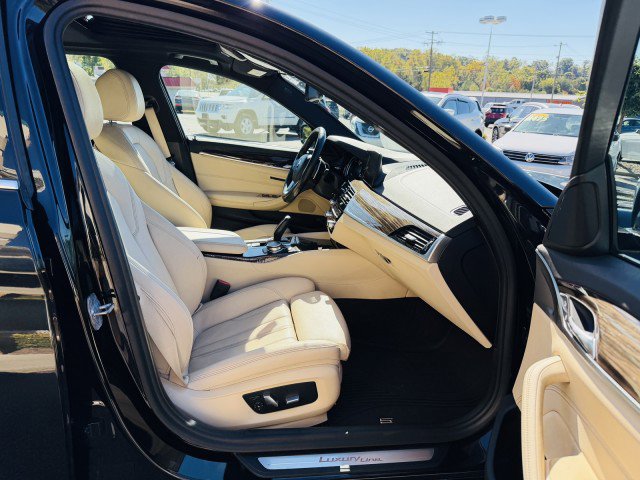 Used 2019 BMW 540i image 19