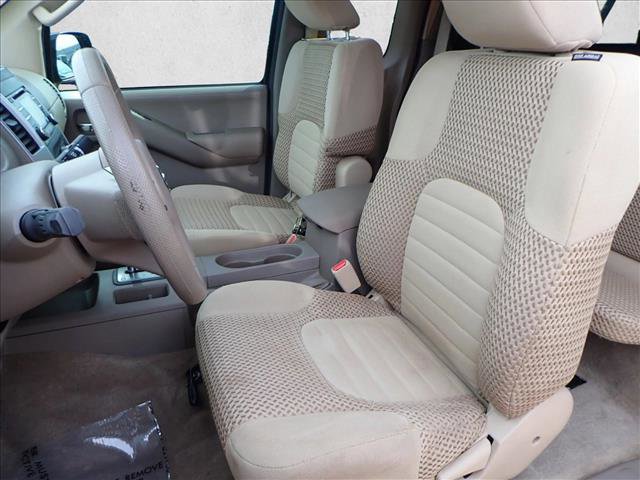 Used 2013 Nissan Frontier SV w/ SV Value Truck Pkg image 9