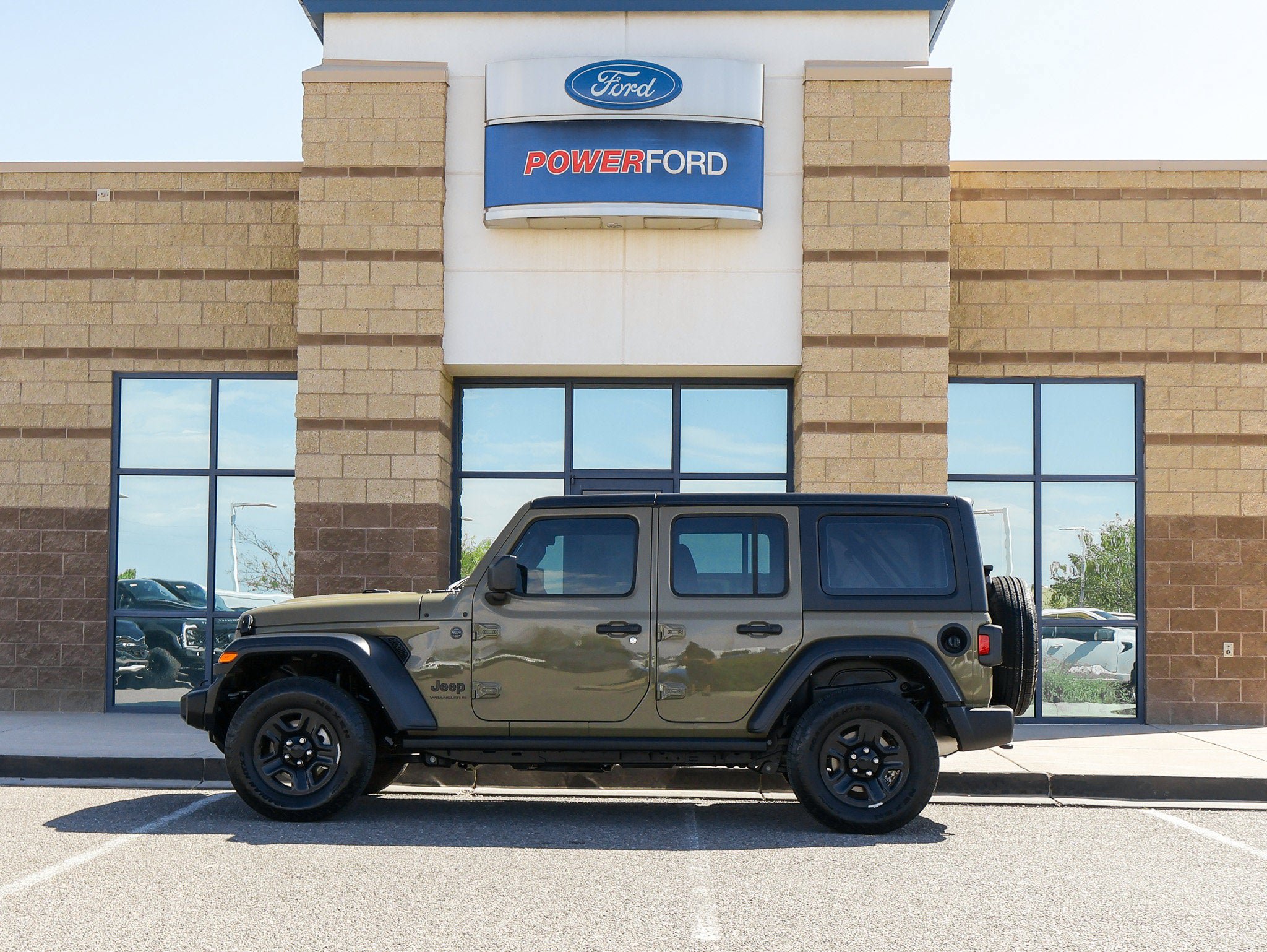Used 2025 Jeep Wrangler Unlimited Sport AWD/4WD image 9