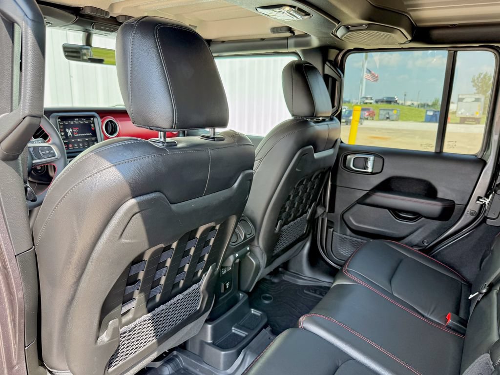 Used 2023 Jeep Wrangler Unlimited Rubicon w/ Dual Top Group AWD/4WD image 13
