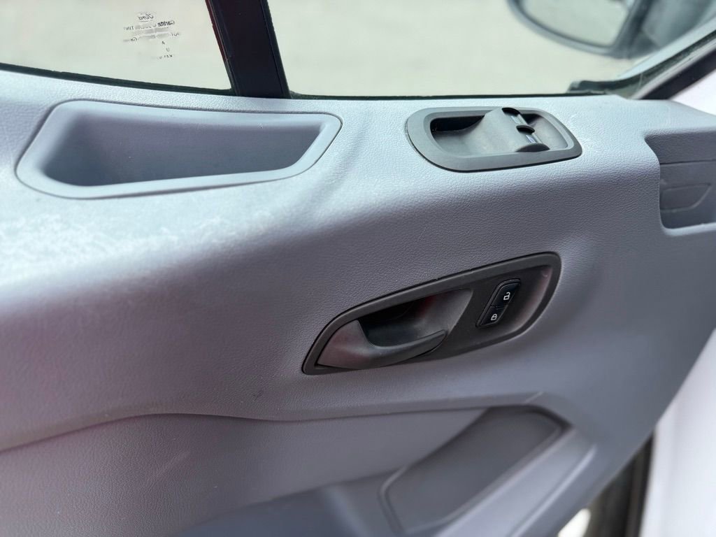 Used 2018 Ford Transit 150 148 Medium Roof RWD image 17