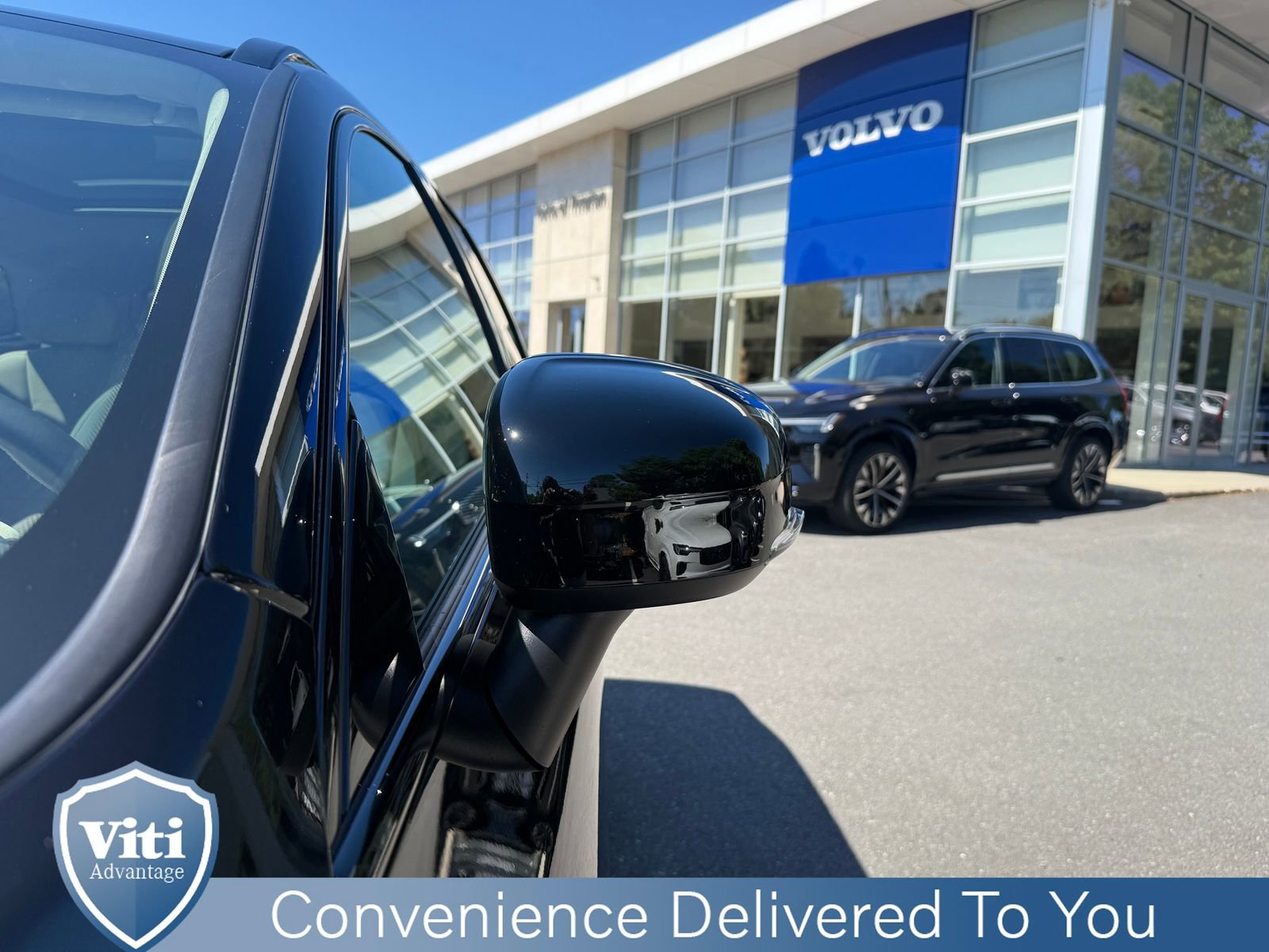 Certified 2024 Volvo XC60 T8 Ultimate w/ Protection Package Premier image 11