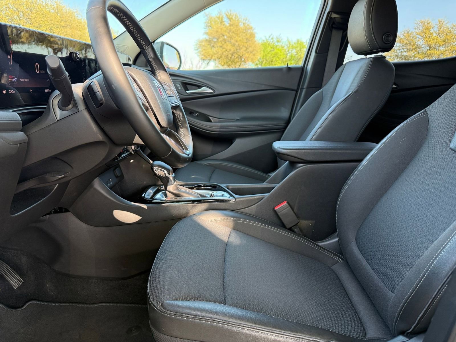 Used 2025 Buick Encore GX Preferred image 27