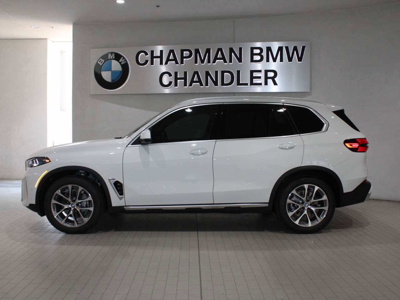 Certified 2026 BMW X5 sDrive40i RWD image 3