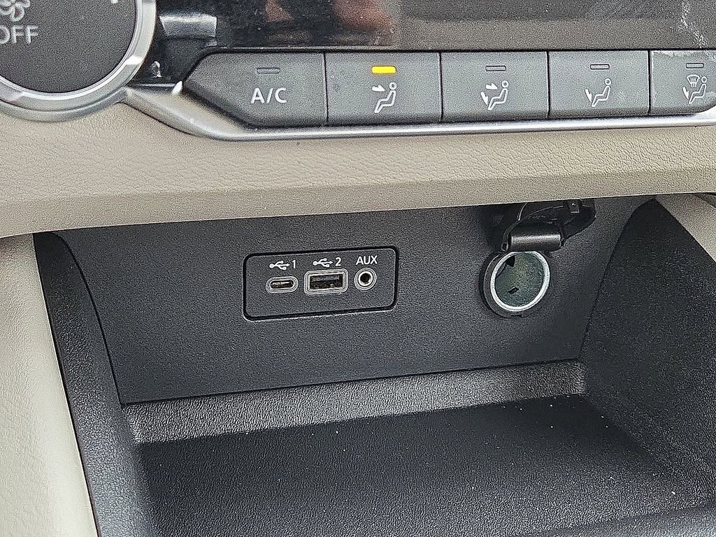 Used 2025 Nissan Altima 2.5 SV FWD image 29