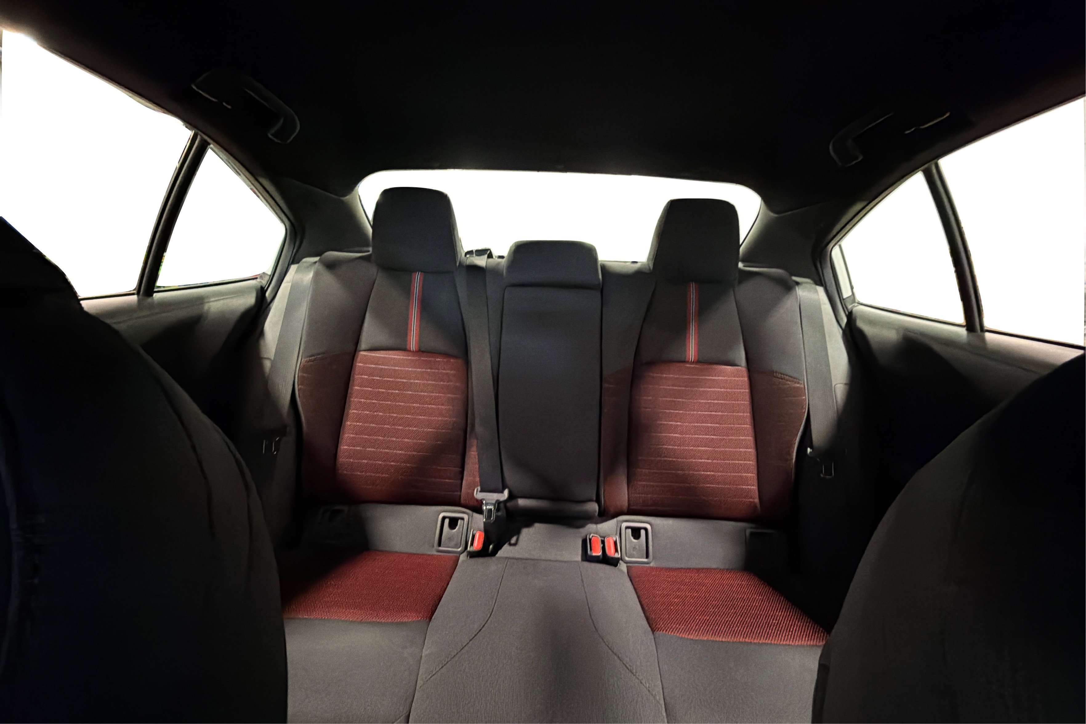 Used 2023 Toyota Corolla SE w/ Carpet Mat Package (TMS) FWD image 39