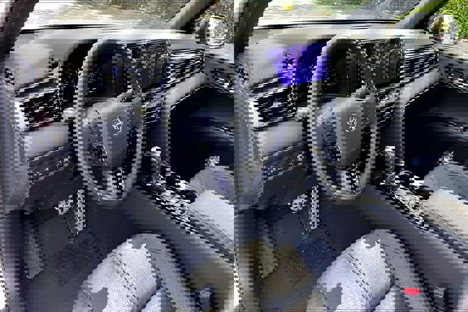 Used 2025 Toyota Camry XSE image 17