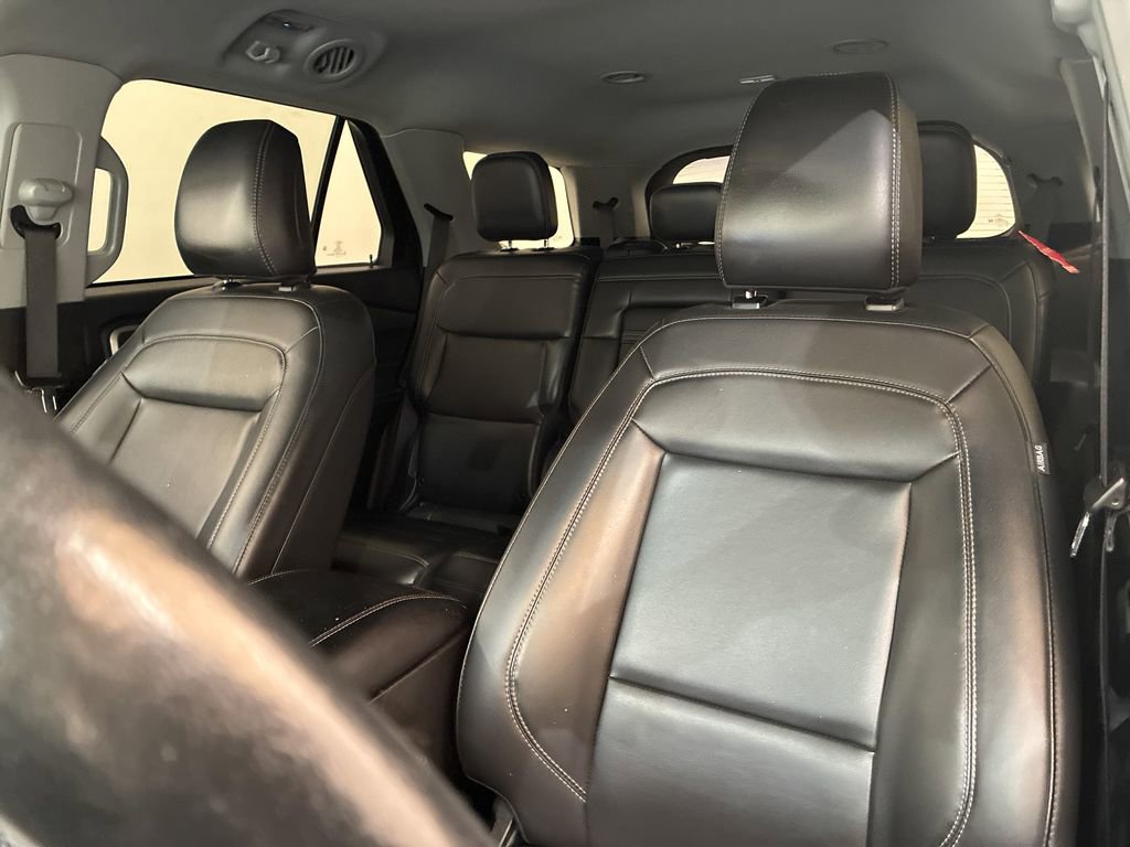 Used 2024 Ford Explorer XLT w/ Equipment Group 202A AWD/4WD image 14
