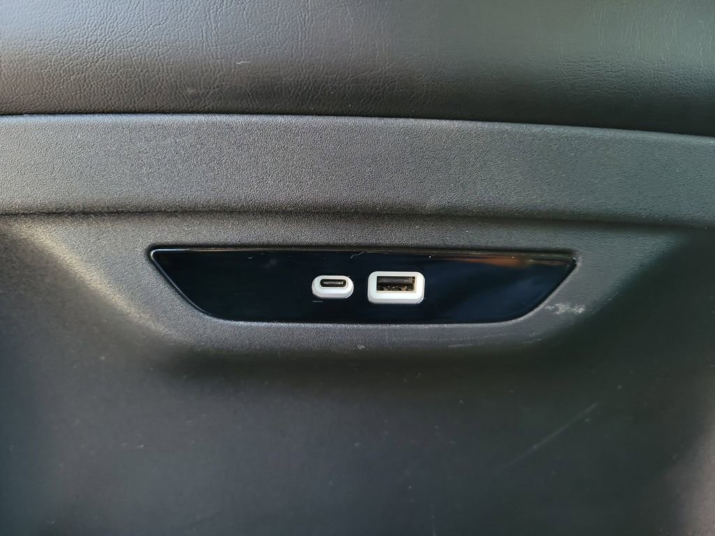 Certified 2024 Chrysler Pacifica Touring-L image 15