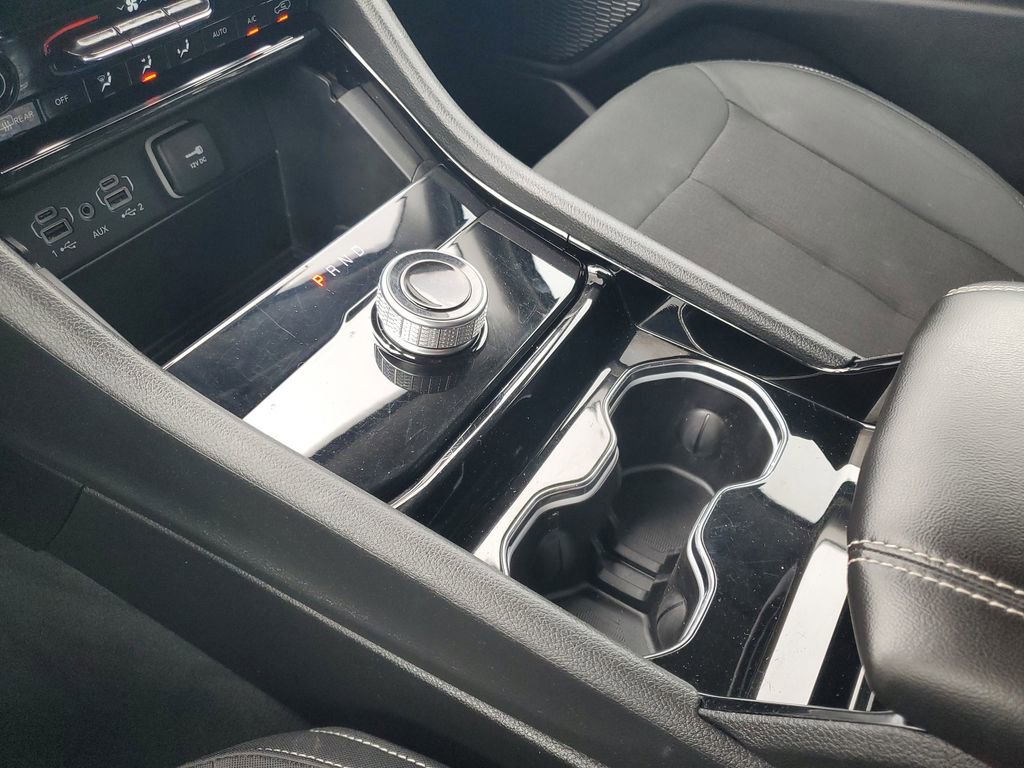 Used 2023 Jeep Grand Cherokee L Laredo image 19