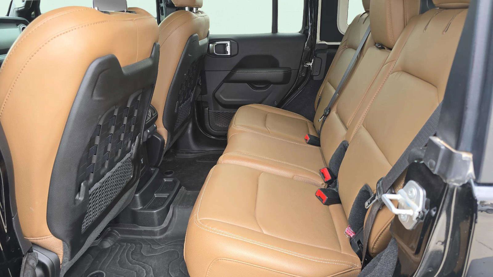 Used 2023 Jeep Wrangler Unlimited Rubicon w/ LED Lighting Group image 20