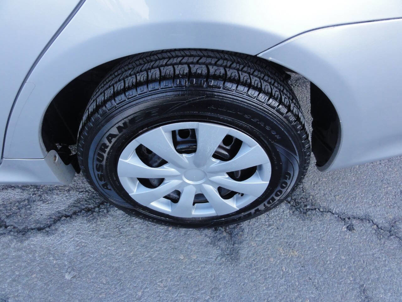 Used 2010 Toyota Corolla LE image 15