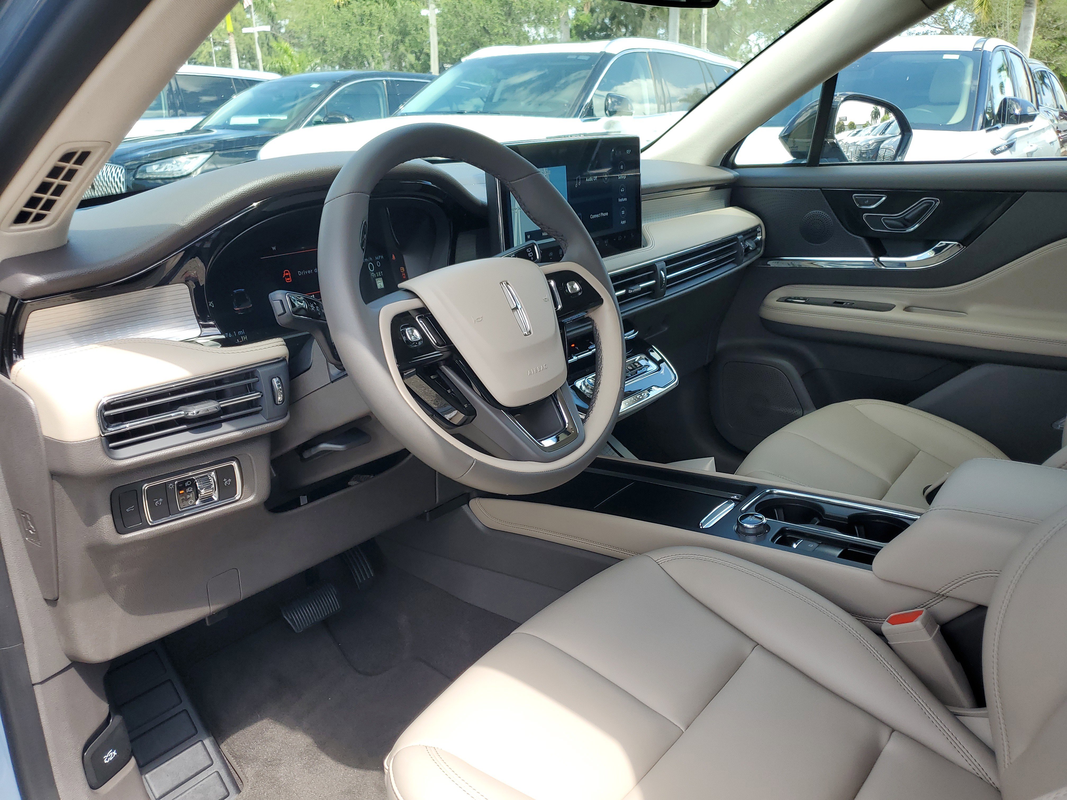 Certified 2024 Lincoln Corsair FWD image 14