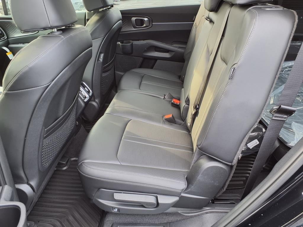 New 2025 Kia Sorento S image 7