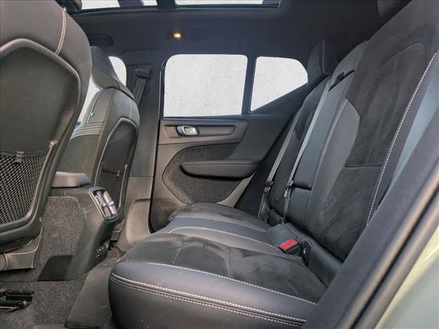 Used 2023 Volvo XC40 Recharge Plus image 17
