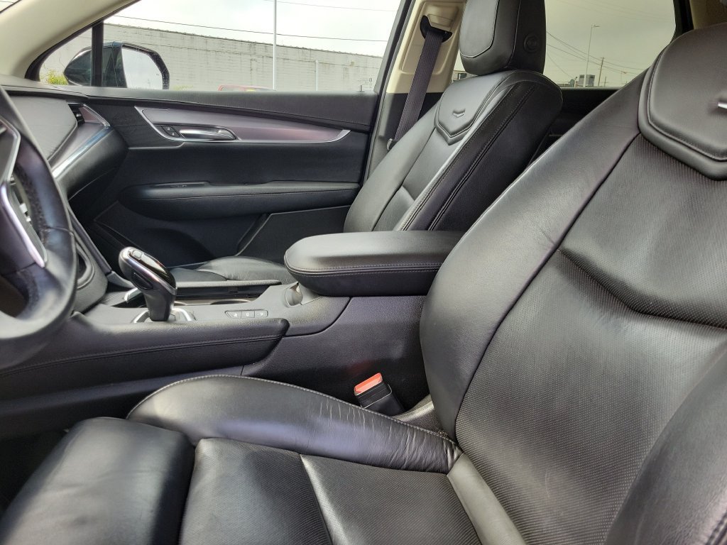 Used 2017 Cadillac XT5 Premium Luxury w/ Driver Assist Package AWD/4WD image 20
