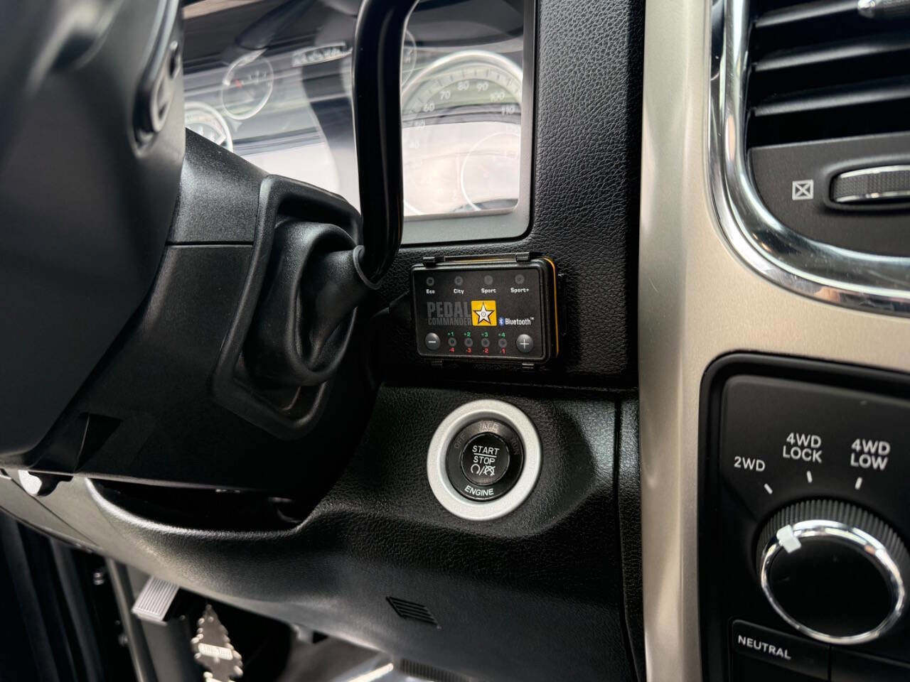 Used 2015 RAM 3500 Laramie w/ Black Appearance Group AWD/4WD image 12