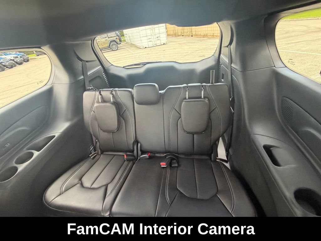 New 2027 Chrysler Pacifica Select w/ Family Tech Group FWD image 30