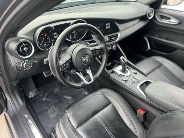 Used 2023 Alfa Romeo Giulia Sprint image 11