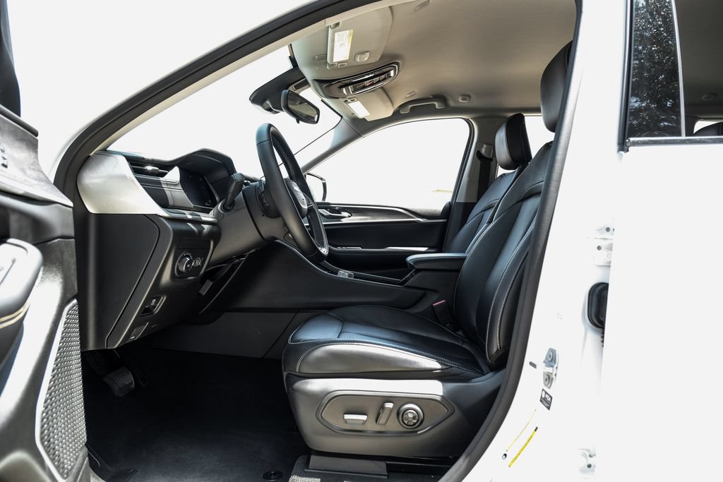 Used 2022 Jeep Grand Cherokee Limited RWD image 41