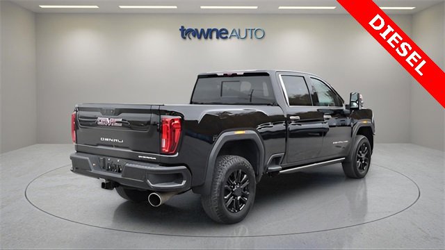 Used 2022 GMC Sierra 3500 Denali w/ Denali Black Diamond Edition image 6