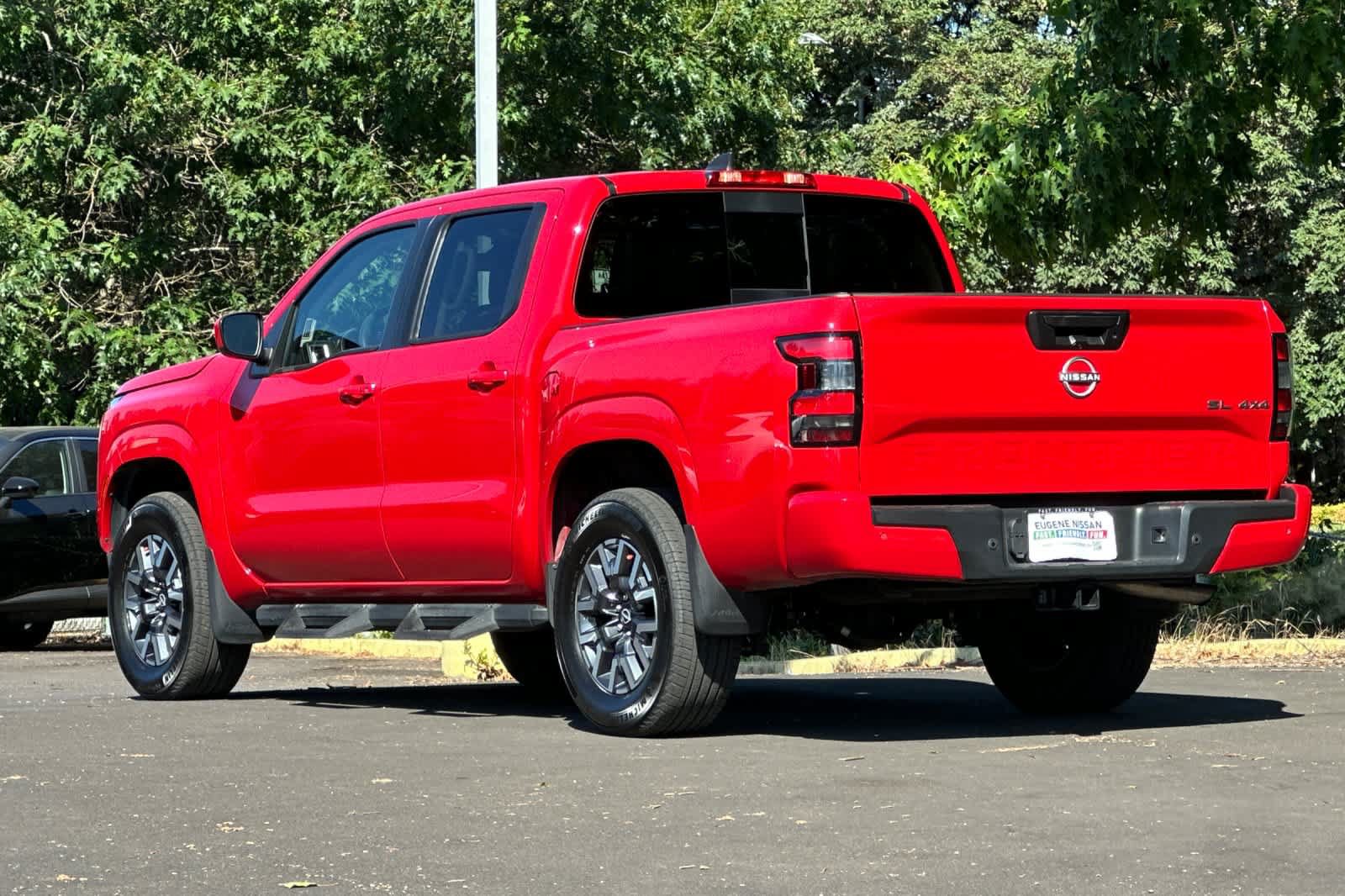 Used 2024 Nissan Frontier SL w/ Technology Package AWD/4WD image 6