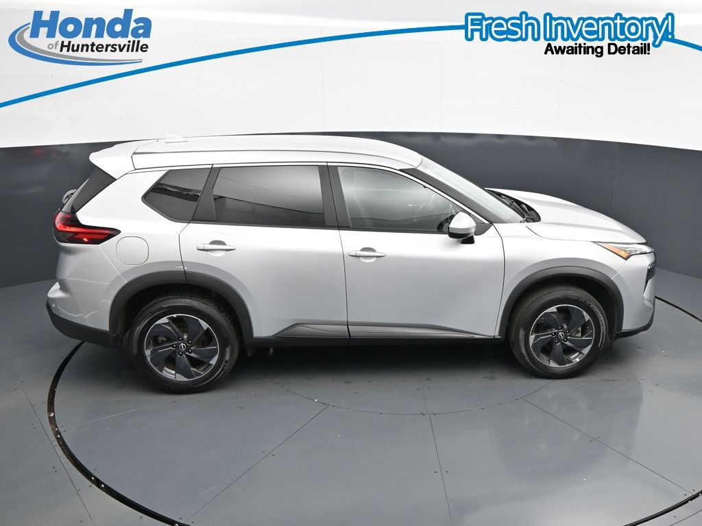 Used 2025 Nissan Rogue SV FWD image 24
