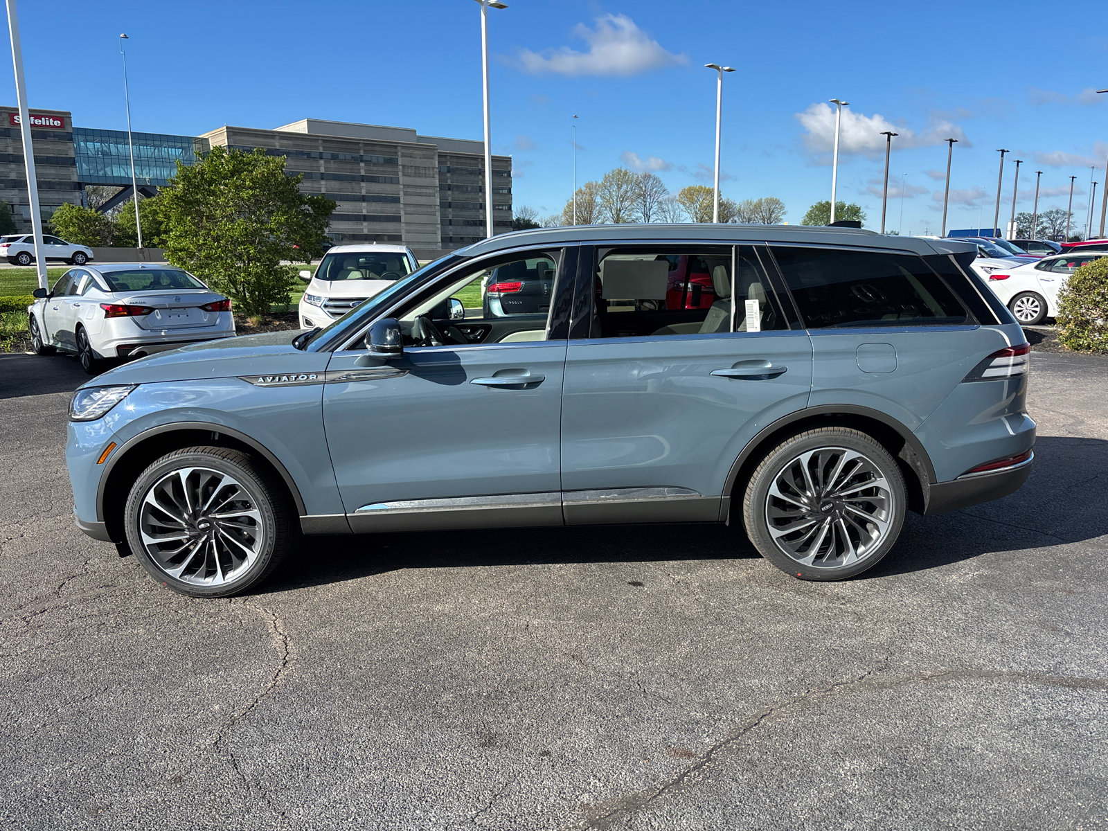 New 2026 Lincoln Aviator Reserve AWD/4WD image 4