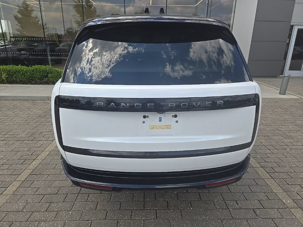 Certified 2025 Land Rover Range Rover SE AWD/4WD image 6
