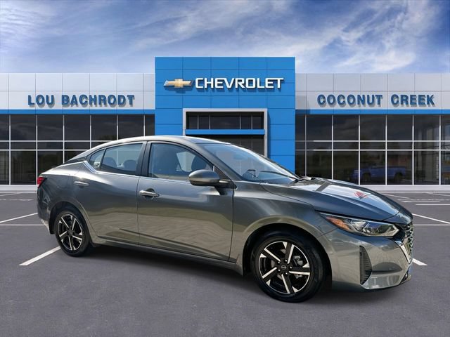 Used 2025 Nissan Sentra SV FWD image 2